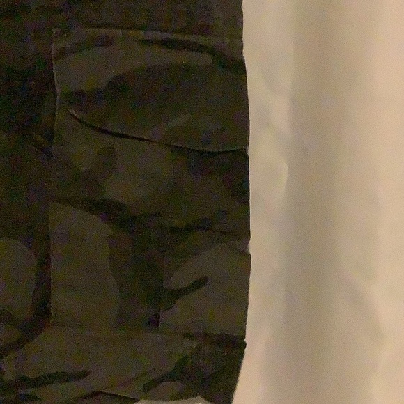 Men’s Sonoma Camouflage Cargo Shorts - Picture 3 of 5